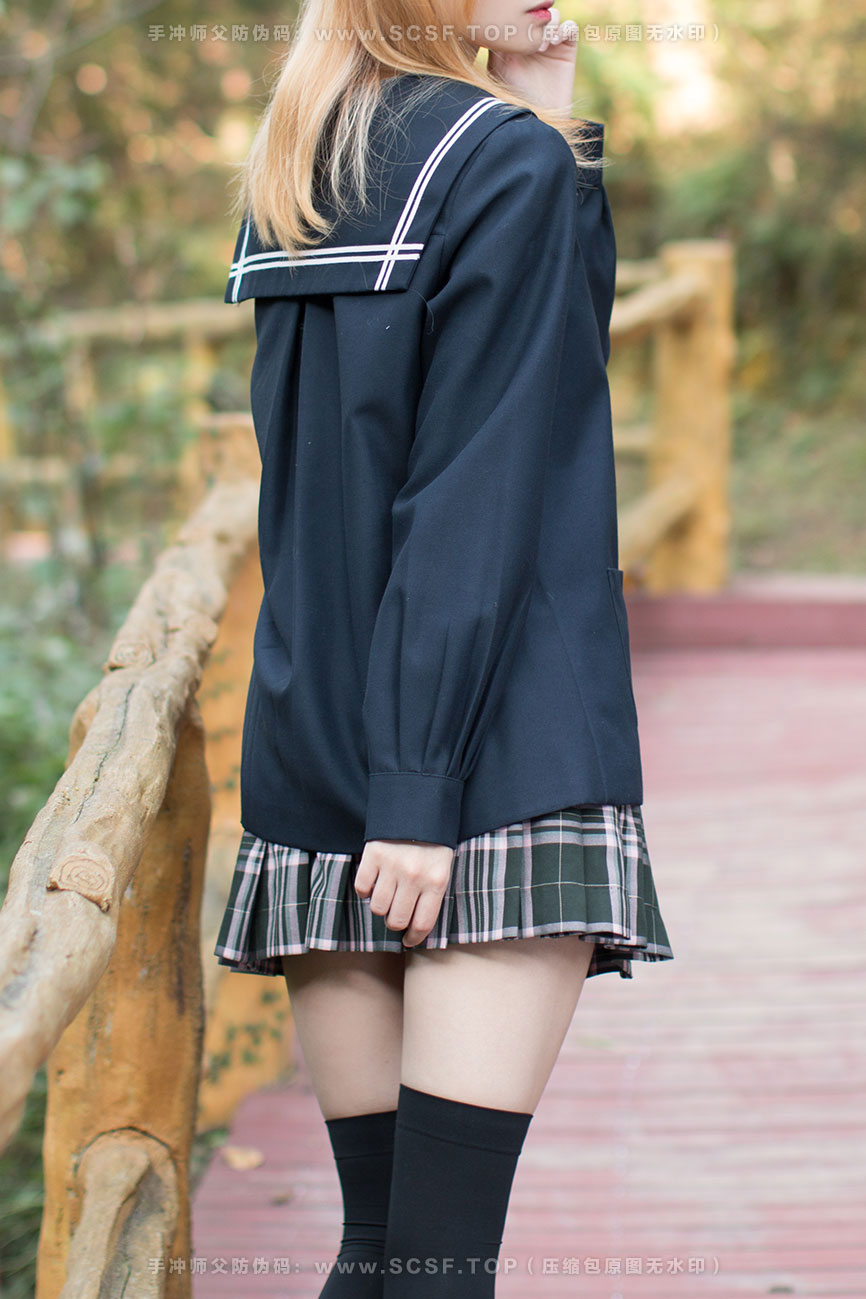 轻兰映画 [44P][360M]户外黑丝&白丝