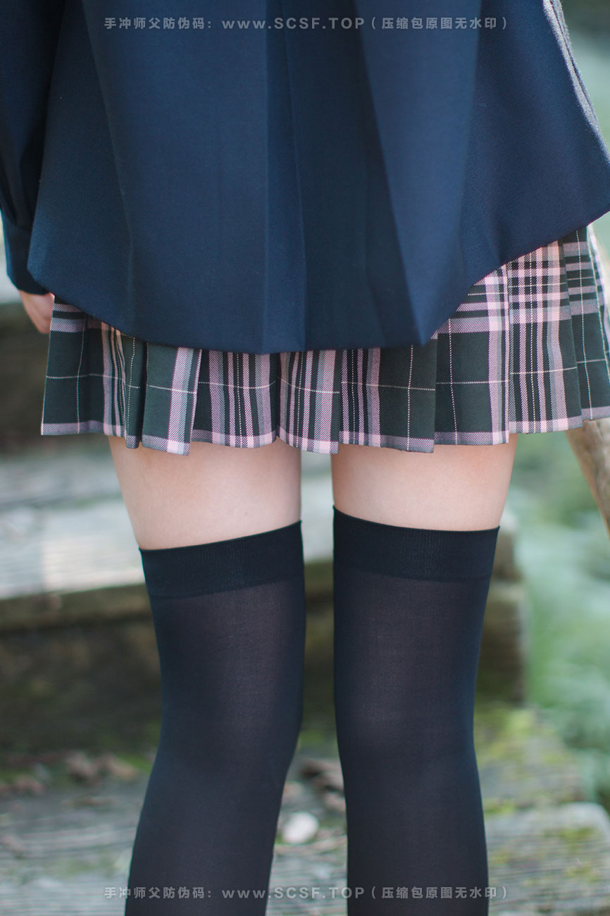 轻兰映画 [44P][360M]户外黑丝&白丝