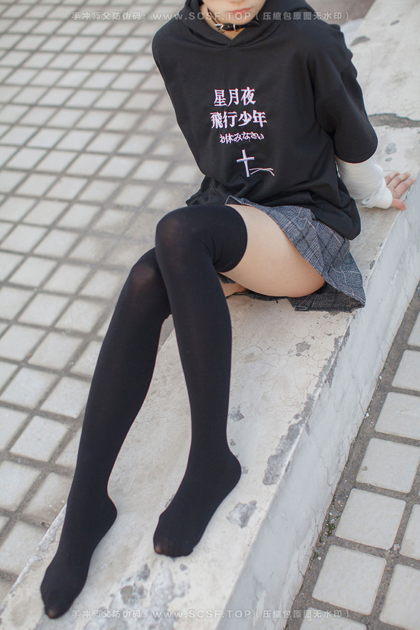 少女秩序 [47P][344M]室外黑丝露出