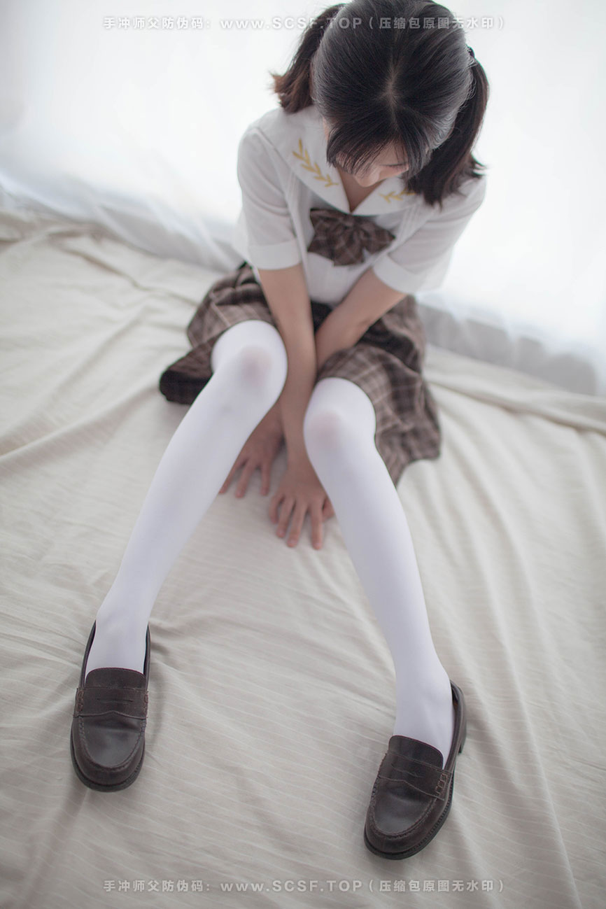 少女秩序 [51P][82M]格子短裙的诱惑