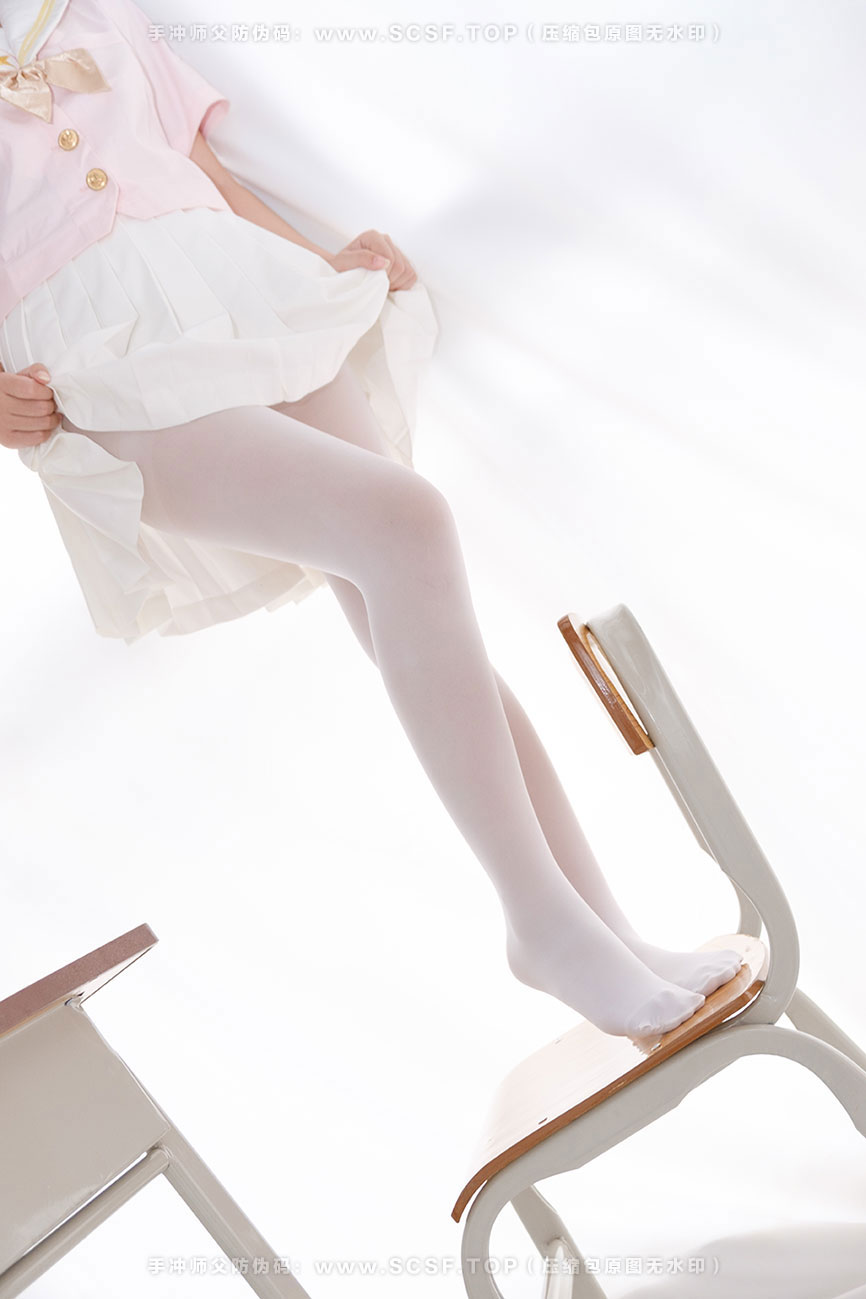 喵写真 [55P][360M]课桌上白丝水手服