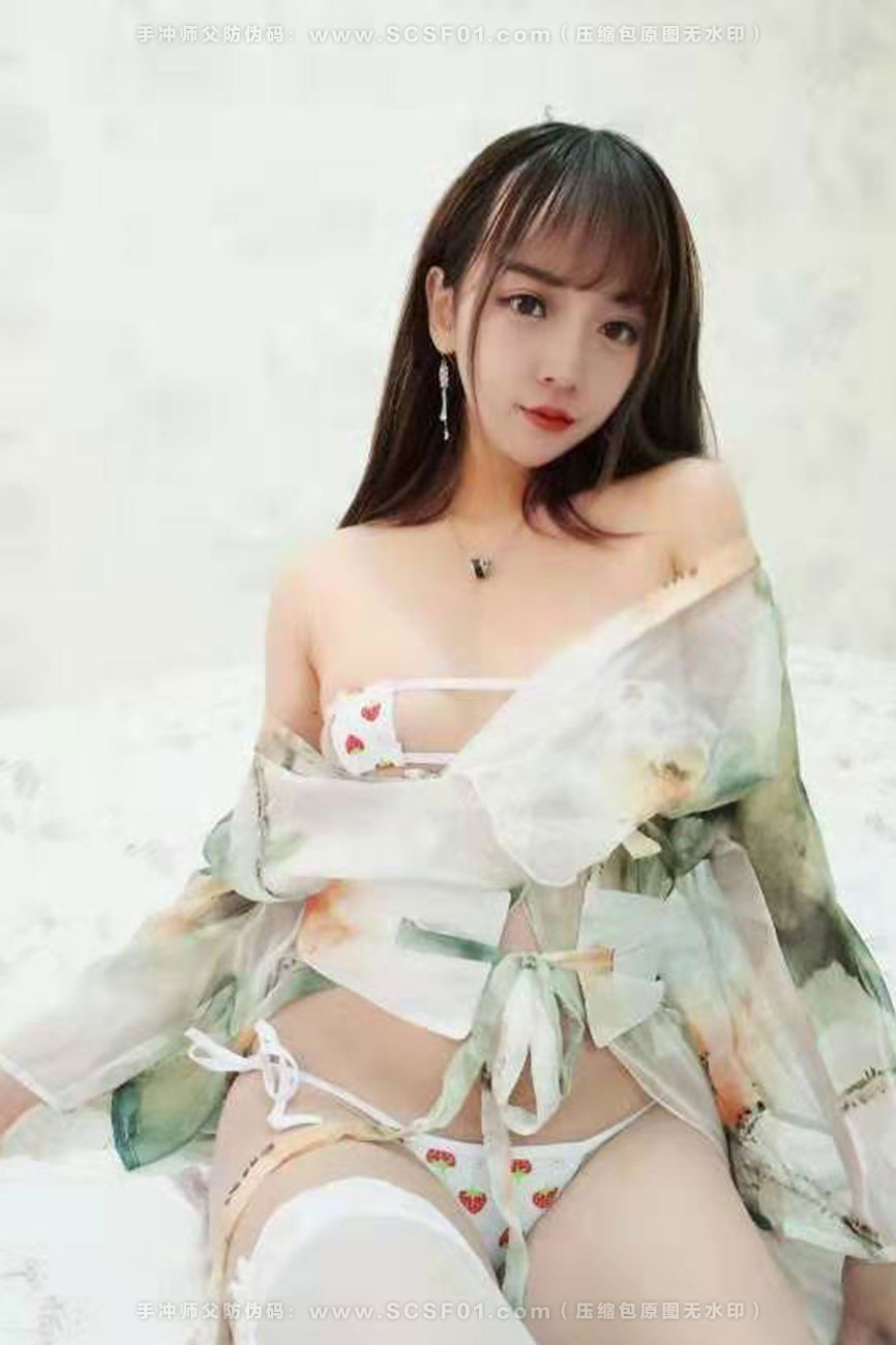 过期米线线喵 [14P][1M]绿色衣服