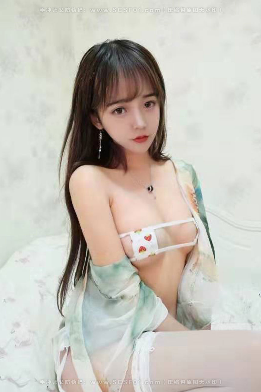 过期米线线喵 [14P][1M]绿色衣服