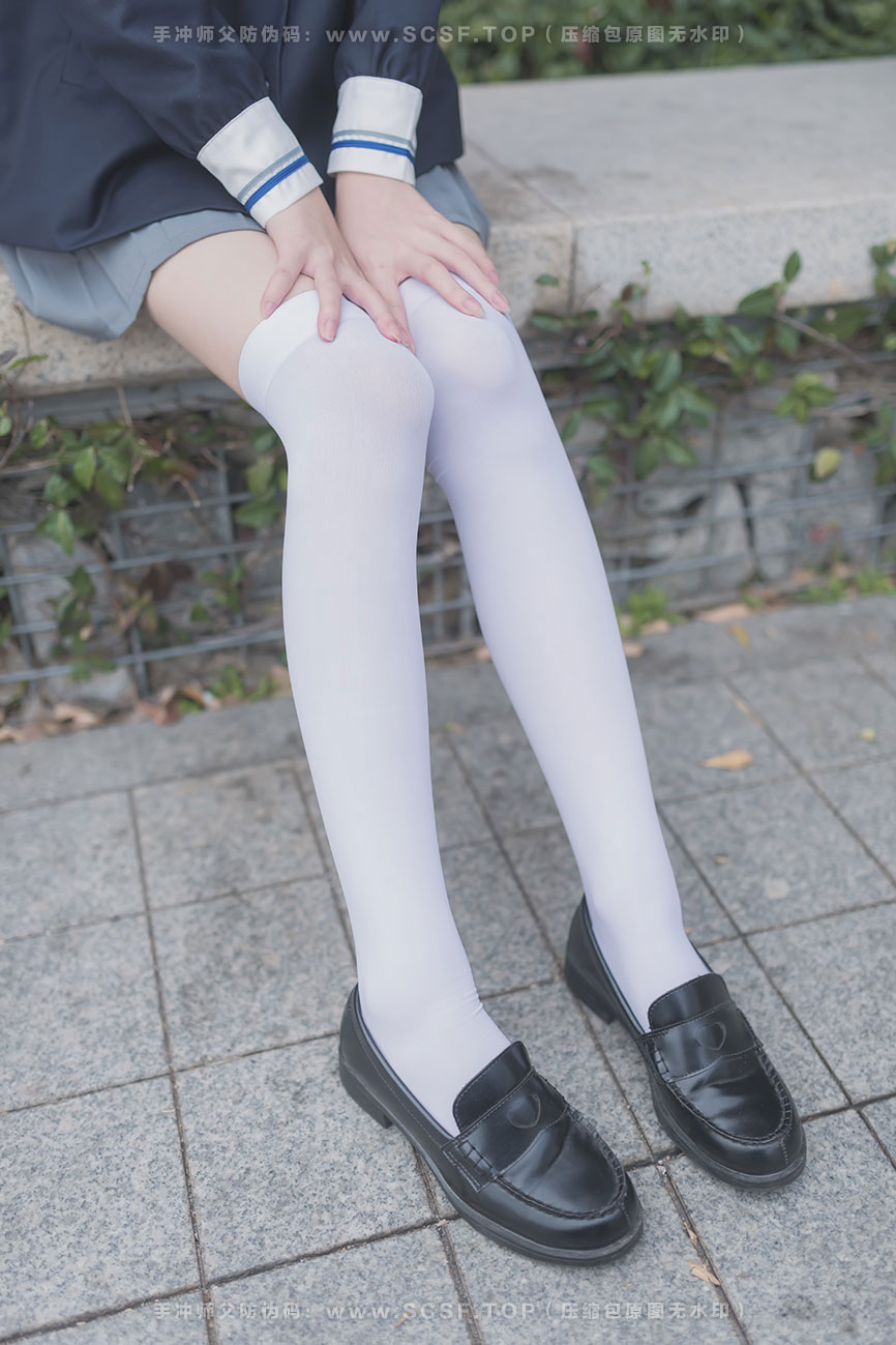 风之领域 [50P][227M]学妹户外黑丝1