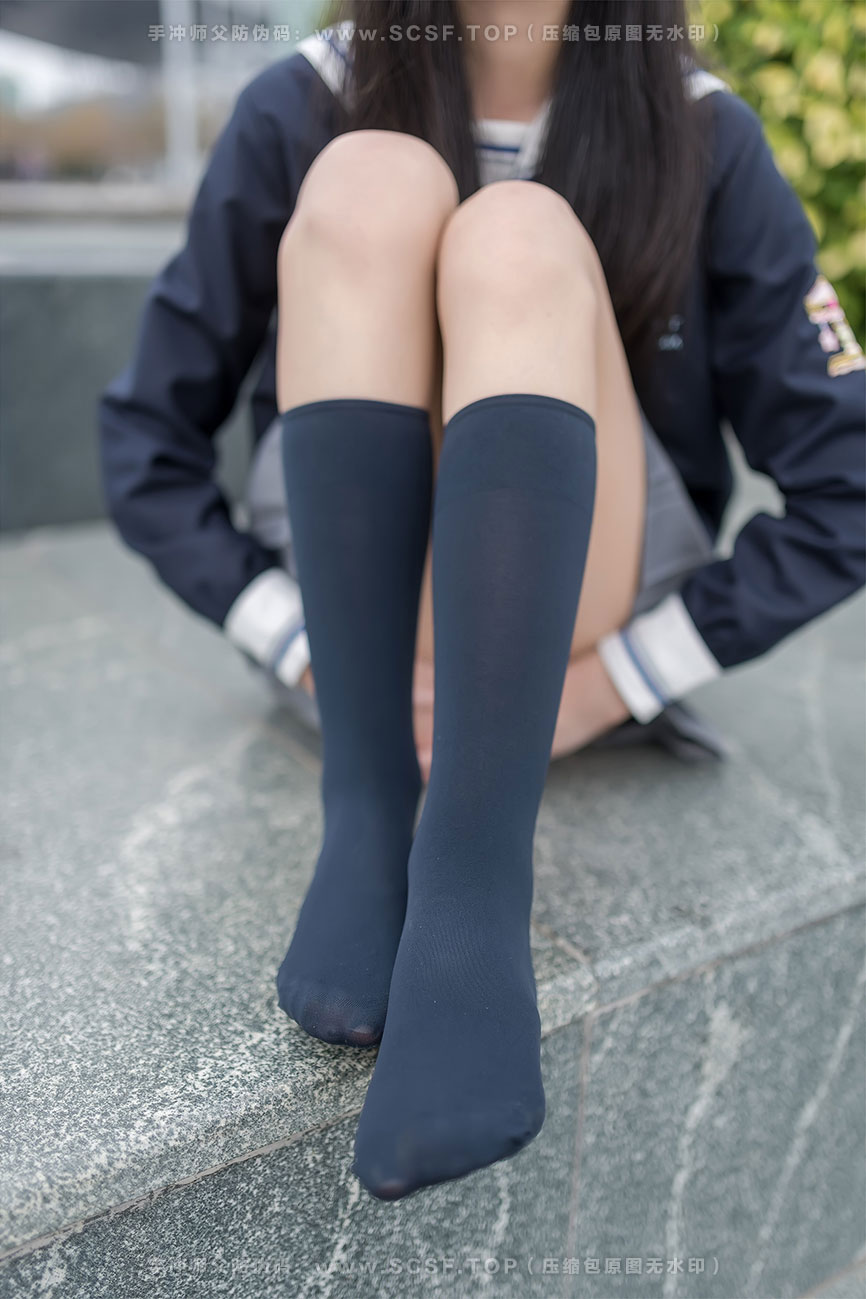 风之领域 [50P][106M]学妹户外黑丝2