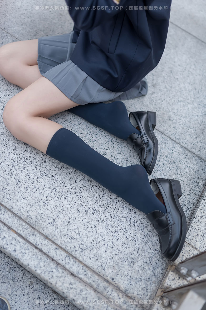 风之领域 [50P][106M]学妹户外黑丝2