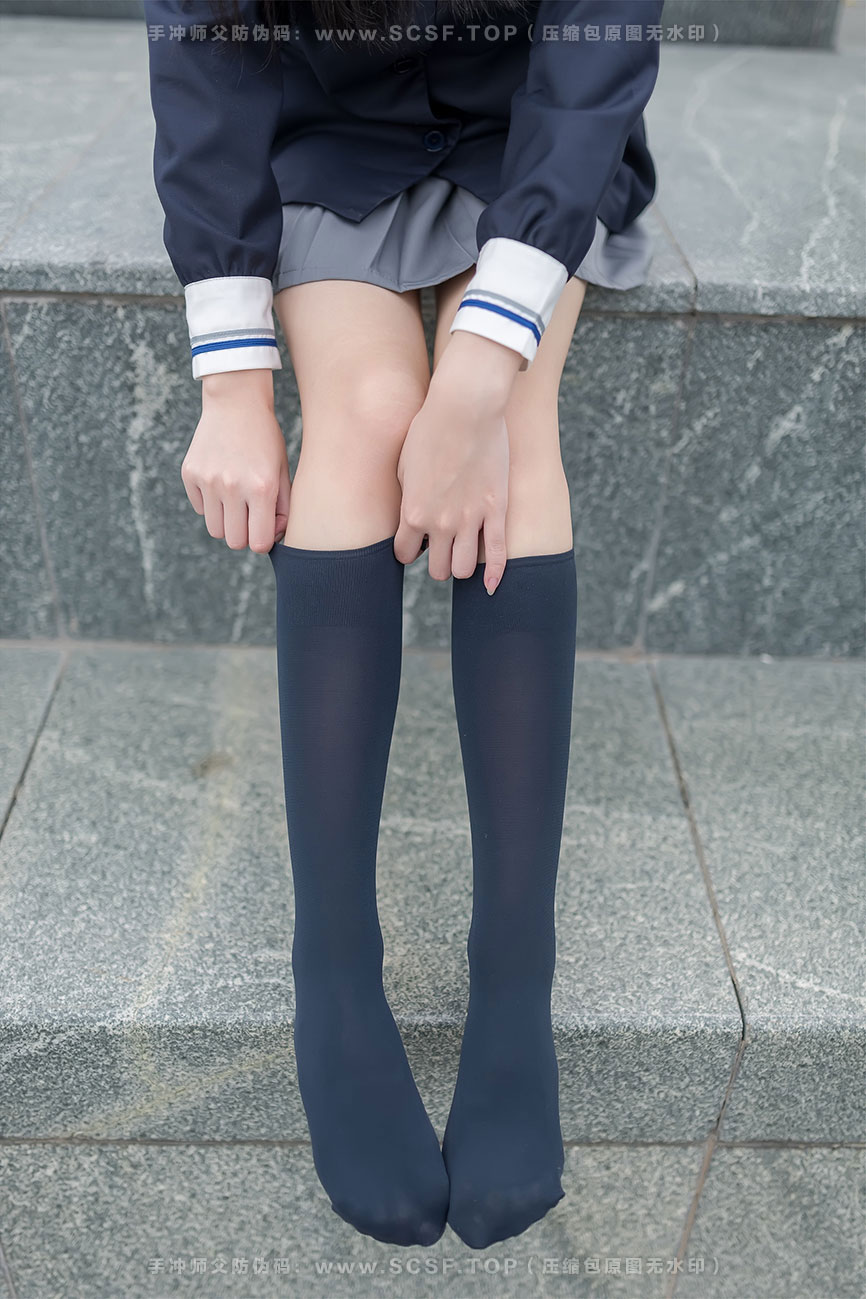 风之领域 [50P][106M]学妹户外黑丝2