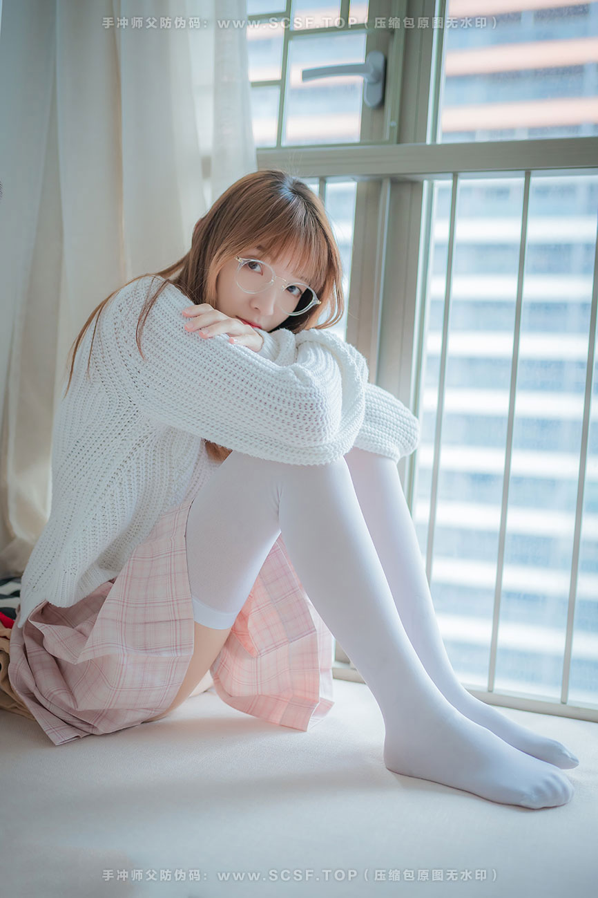 喵糖映画 [44P][385M]粉色裙的眼镜娘