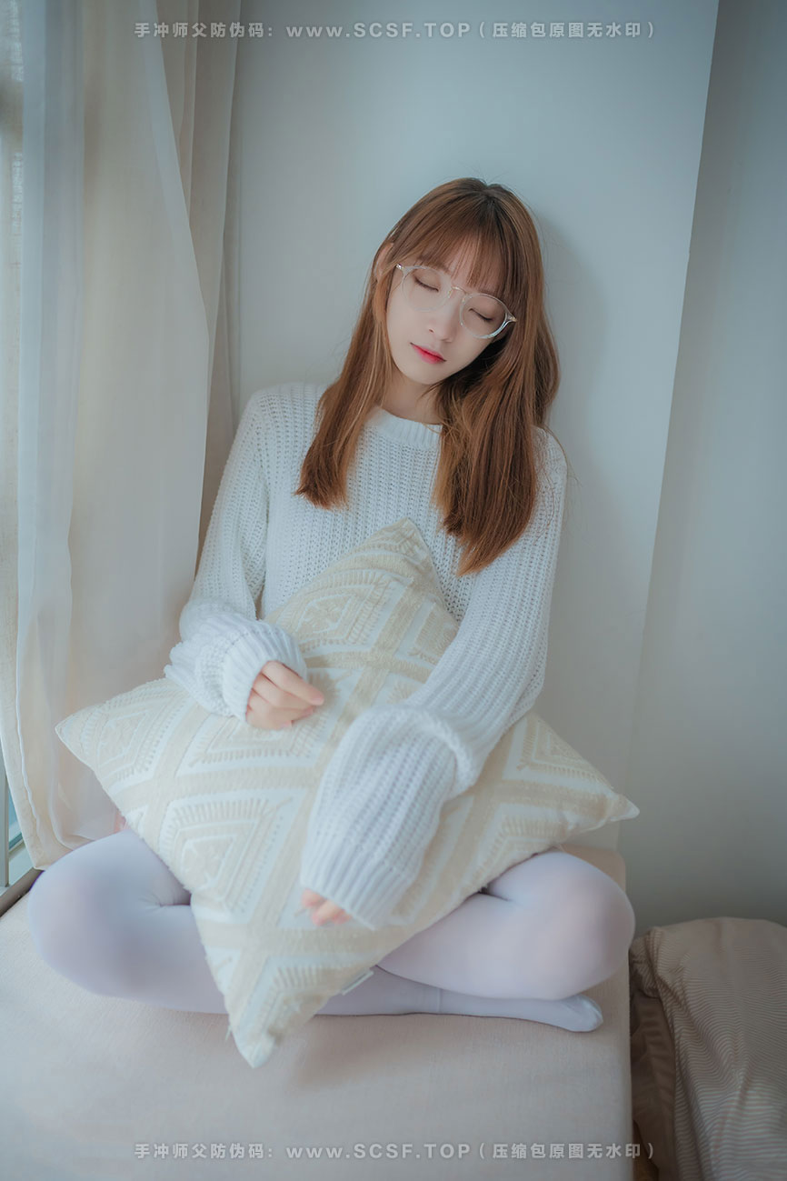 喵糖映画 [44P][385M]粉色裙的眼镜娘