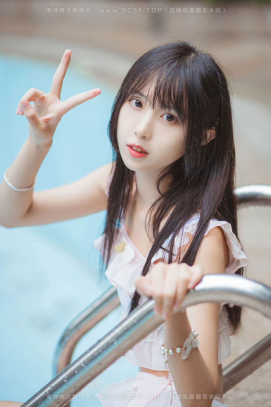 风之领域 [40P][145M]泳池里的少女