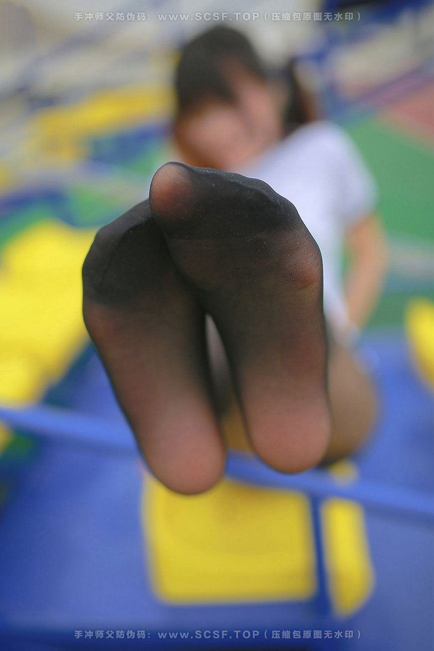 风之领域 [42P][371M]操场上的黑丝